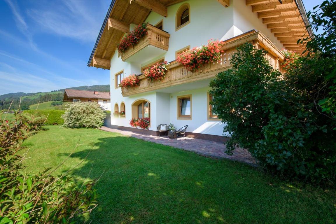 Appartement-Gaestehaus Ursula Flachau Exterior foto