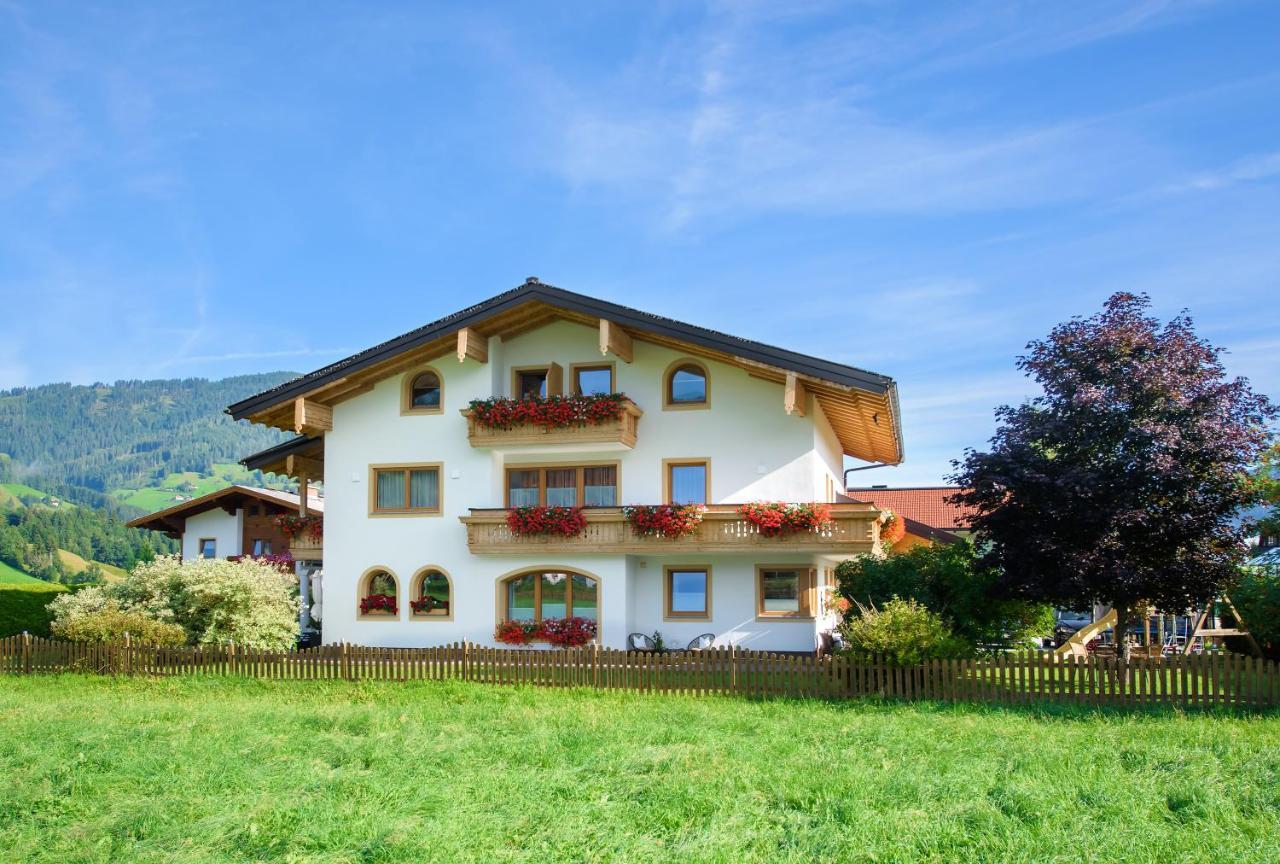 Appartement-Gaestehaus Ursula Flachau Exterior foto